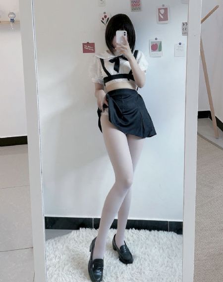公主当着满朝大臣被谁抱着