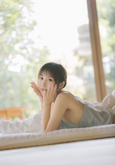 张柏芝承认三胎老公是谢贤