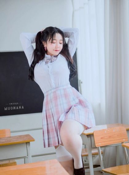 扒开腿挺进湿润的花苞hd视频