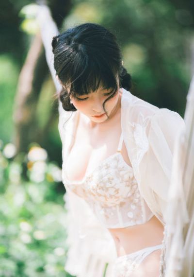 敌营十八年